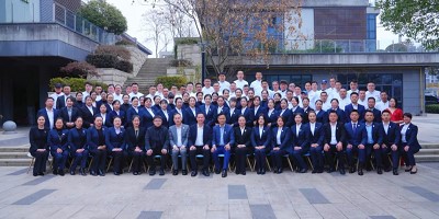 初心不改，穩(wěn)步向前
